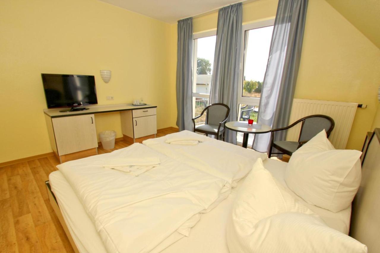 F-1010 Strandhaus Moenchgut B&B Doppelzimmer Nr 35 Lobbe Exterior photo